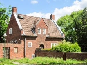 rural-brick-cottage-1422760-m