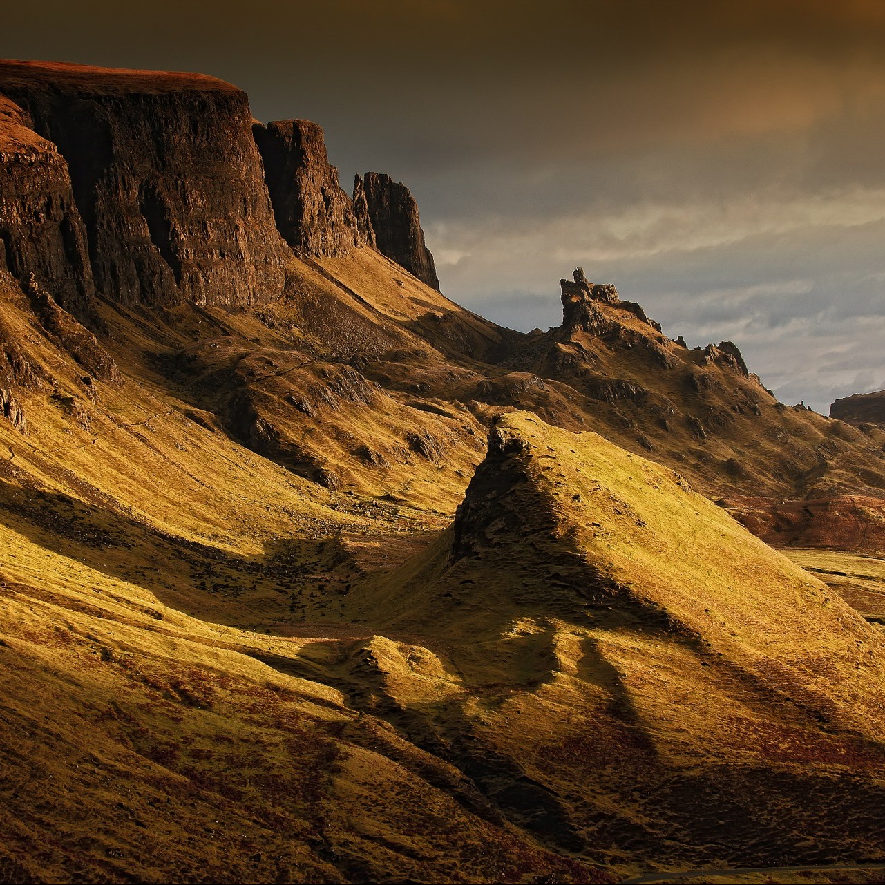 Highland europe. скала isle of skye в шотландии. фьорды исландия норвегия. Portugal green pass. Highland europe.