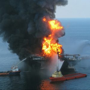 oil-rig-explosion-618704_1920