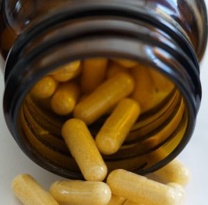 dietary-supplements-3512184_1280