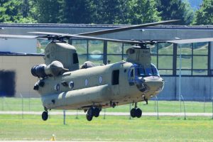 chinook-2505124_1280