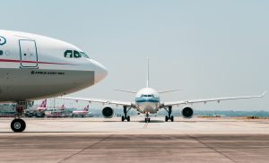 chuan-zhao-tuo-xie-yi-lu-xiao-pao-airplane-7359232