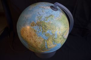 gina_janosch-globe-653566
