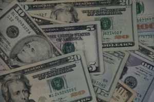 gloriak2700-money-2660575