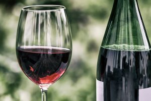 wolfblur-wine-2408620